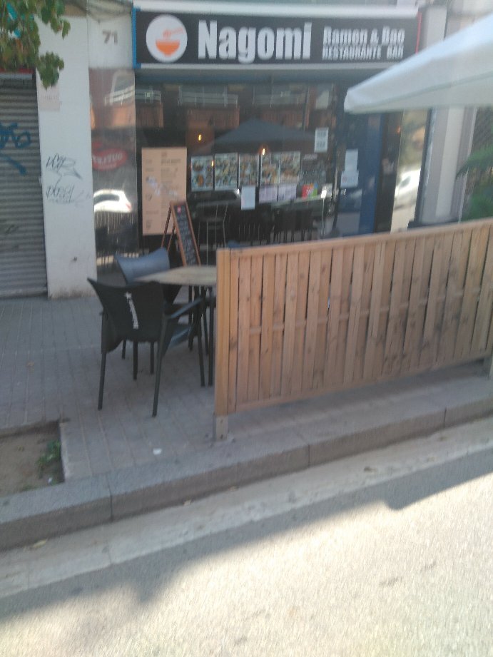 Fachada de Nagomi en Badalona