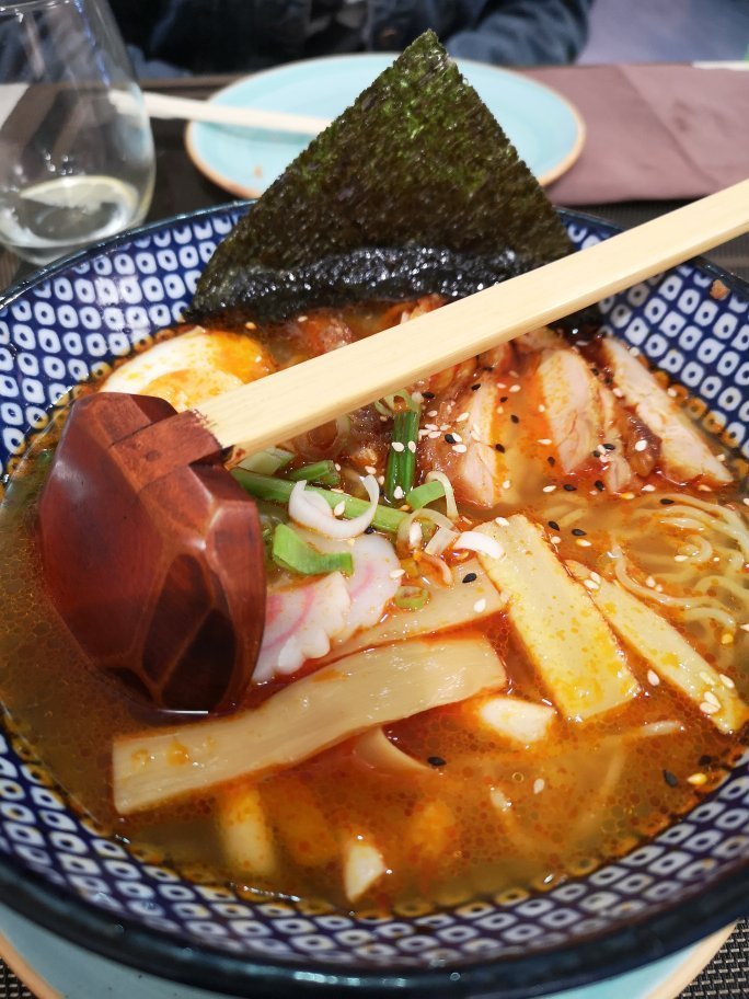 Ramen con cerdo y verduras