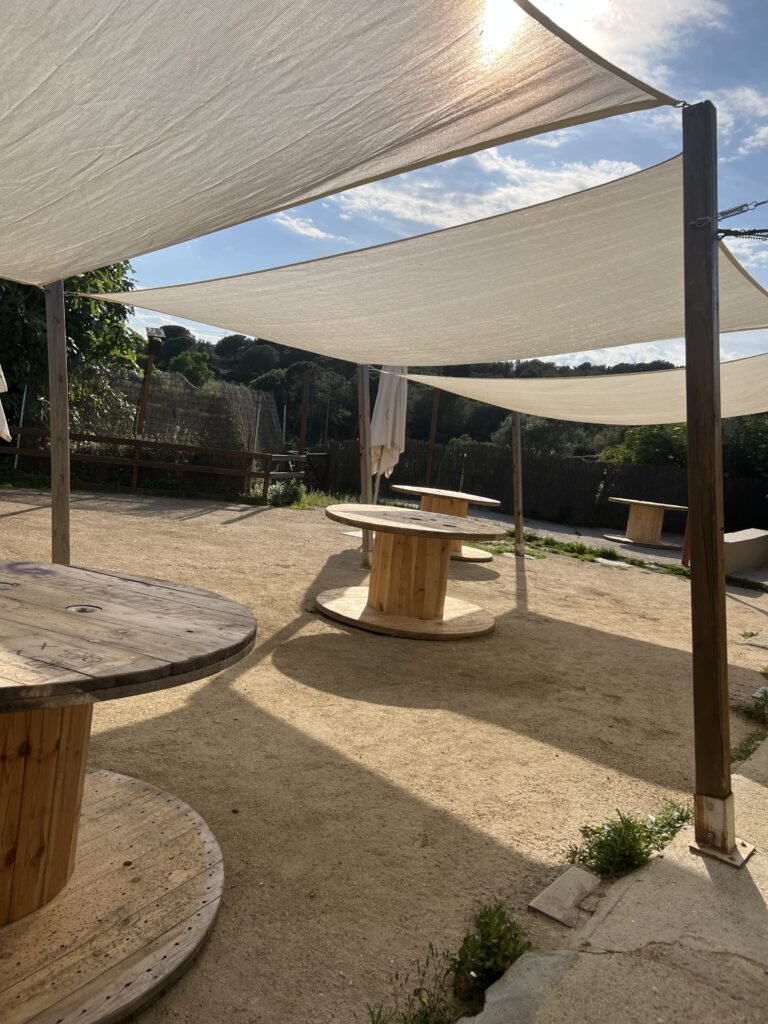 Jardín de Natural Chic preparado para un evento al aire libre